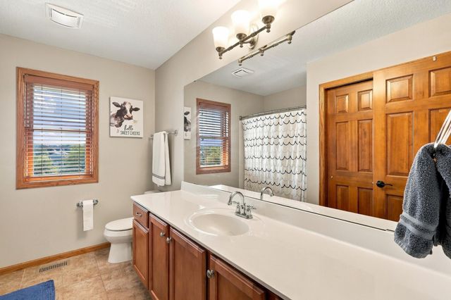 18344 Lake Forest Drive, Lakeville, MN 55044