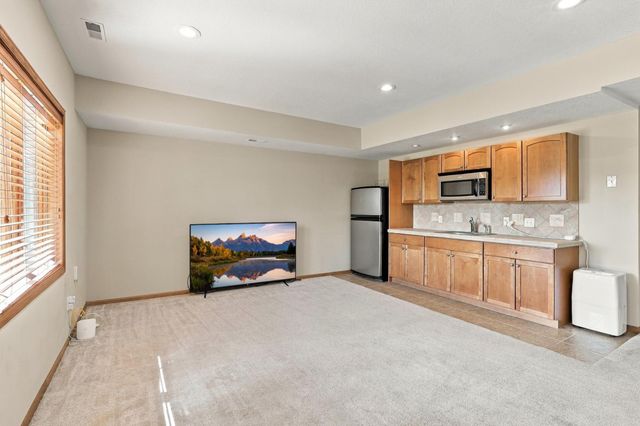 18344 Lake Forest Drive, Lakeville, MN 55044