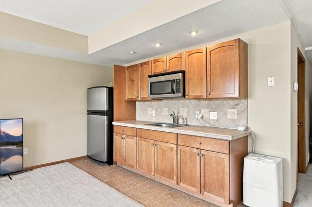 18344 Lake Forest Drive, Lakeville, MN 55044