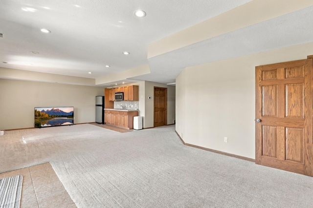 18344 Lake Forest Drive, Lakeville, MN 55044