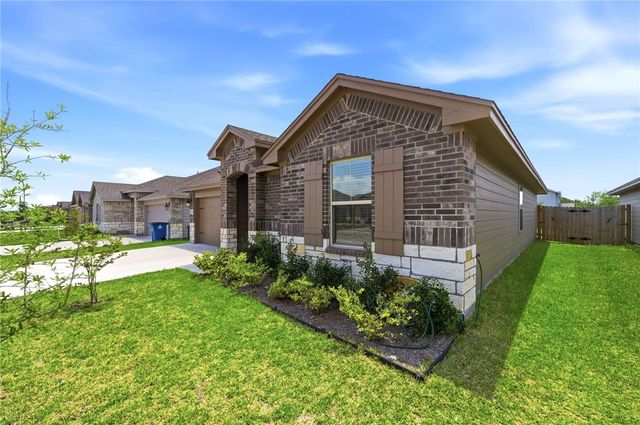 2231 Medusa Dr, Portland, TX 78374