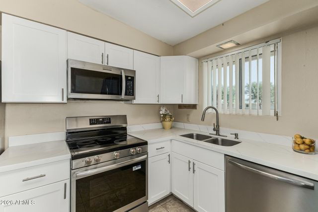 10752 W PEORIA Avenue, Sun City, AZ 85351