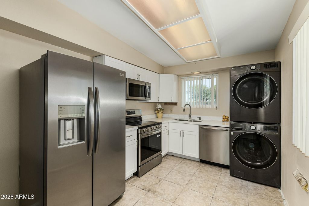 10752 W PEORIA Avenue, Sun City, AZ 85351 — photo 4