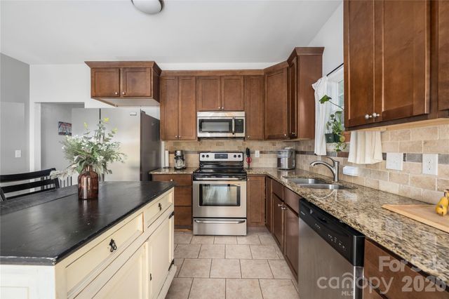 107 Barndale Drive, Troutman, NC 28166