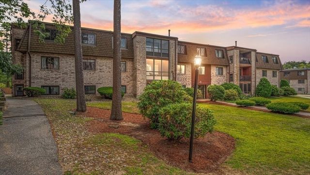 2 Greenbriar 205, North Reading, MA 01864