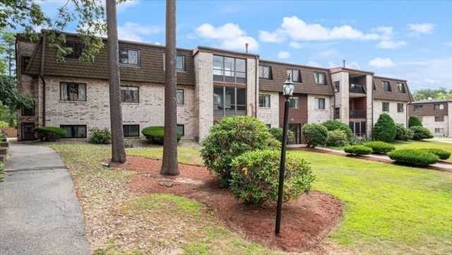 2 Greenbriar 205, North Reading, MA 01864