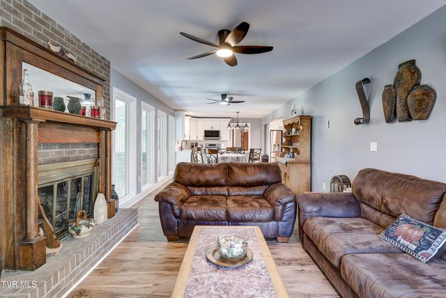 1604 Boones Creek Road, Jonesborough, TN 37659