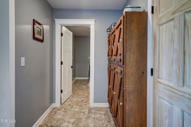 1604 Boones Creek Road, Jonesborough, TN 37659