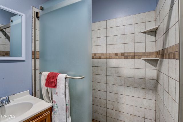 1604 Boones Creek Road, Jonesborough, TN 37659