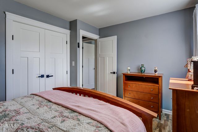 1604 Boones Creek Road, Jonesborough, TN 37659