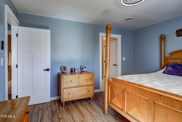 1604 Boones Creek Road, Jonesborough, TN 37659