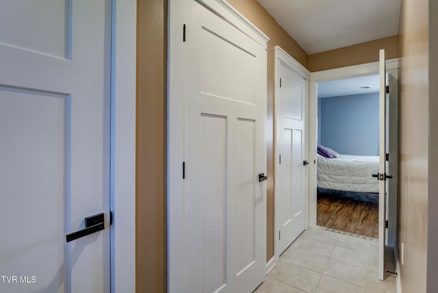 1604 Boones Creek Road, Jonesborough, TN 37659