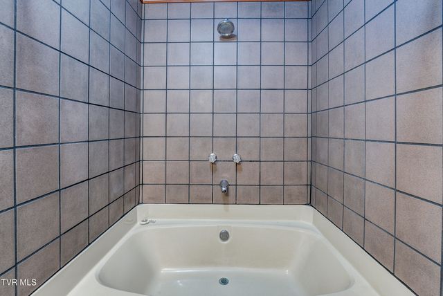 1604 Boones Creek Road, Jonesborough, TN 37659