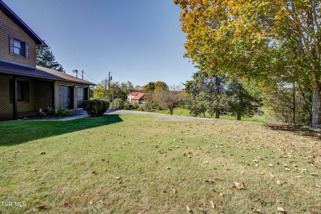 1604 Boones Creek Road, Jonesborough, TN 37659