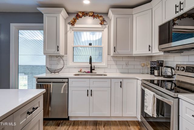 1604 Boones Creek Road, Jonesborough, TN 37659