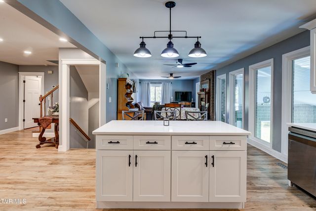 1604 Boones Creek Road, Jonesborough, TN 37659