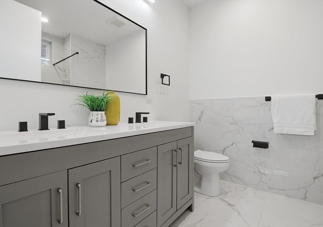 5824 N Lincoln Avenue GN, Chicago, IL 60659