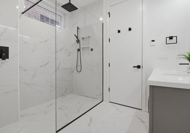 5824 N Lincoln Avenue GN, Chicago, IL 60659