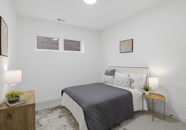 5824 N Lincoln Avenue GN, Chicago, IL 60659