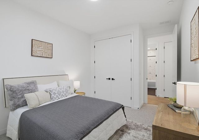 5824 N Lincoln Avenue GN, Chicago, IL 60659