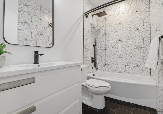 5824 N Lincoln Avenue GN, Chicago, IL 60659