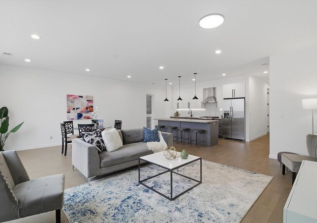 5824 N Lincoln Avenue GN, Chicago, IL 60659