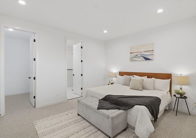 5824 N Lincoln Avenue GN, Chicago, IL 60659