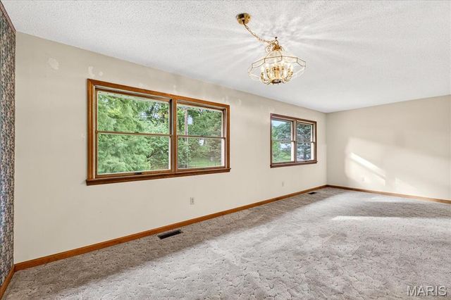 809 Longview Drive, St Charles, MO 63301