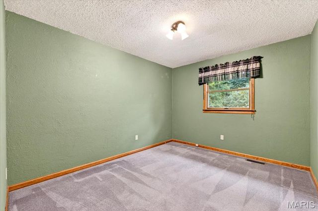 809 Longview Drive, St Charles, MO 63301