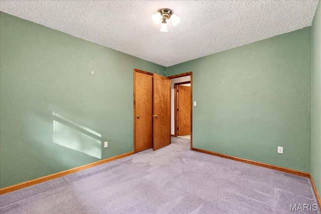 809 Longview Drive, St Charles, MO 63301