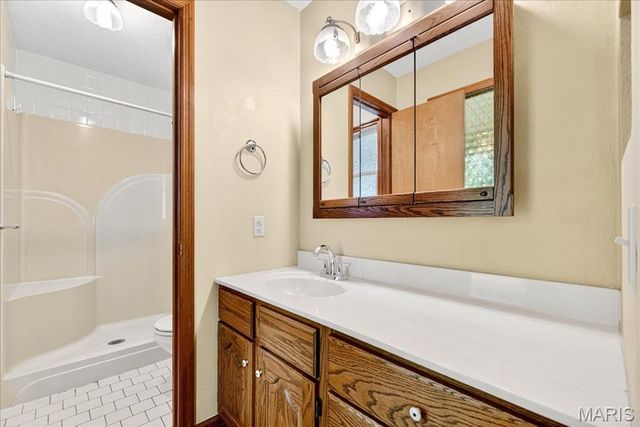 809 Longview Drive, St Charles, MO 63301