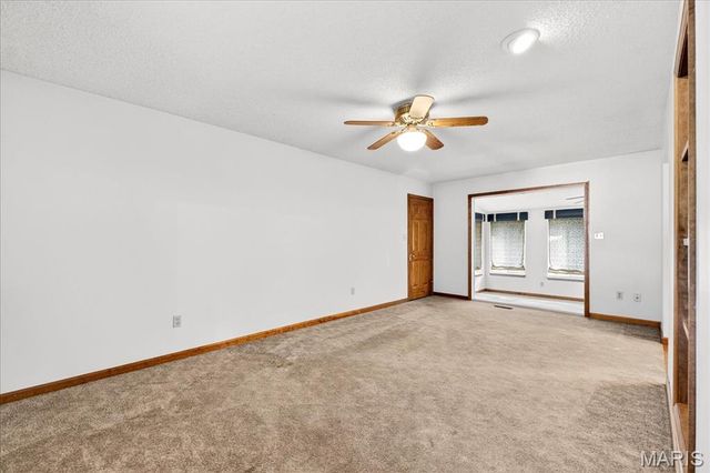 809 Longview Drive, St Charles, MO 63301
