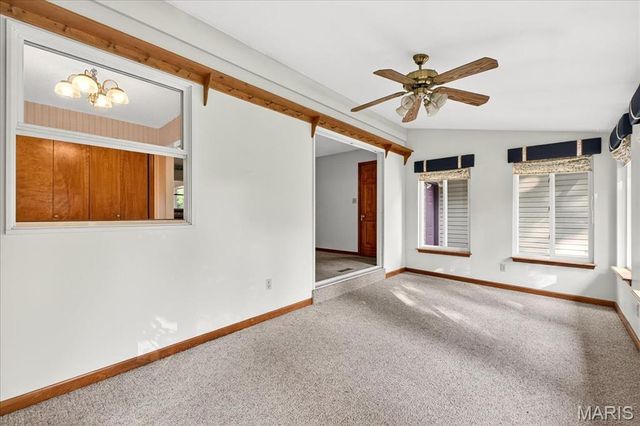 809 Longview Drive, St Charles, MO 63301