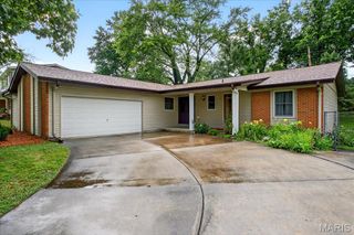 809 Longview Drive, St Charles, MO 63301
