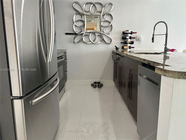 7601 E Treasure Dr 2012, North Bay Village, FL 33141