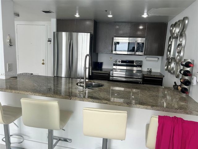 7601 E Treasure Dr 2012, North Bay Village, FL 33141