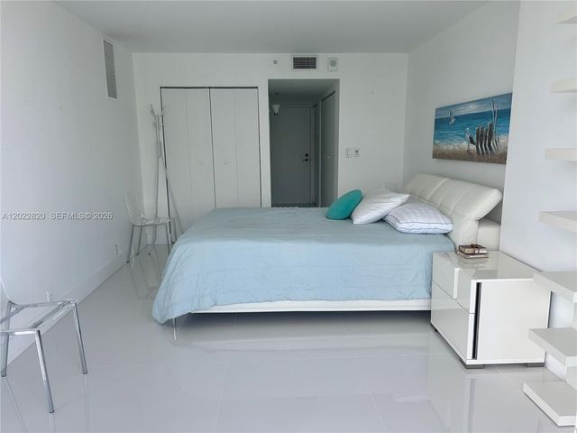 7601 E Treasure Dr 2012, North Bay Village, FL 33141