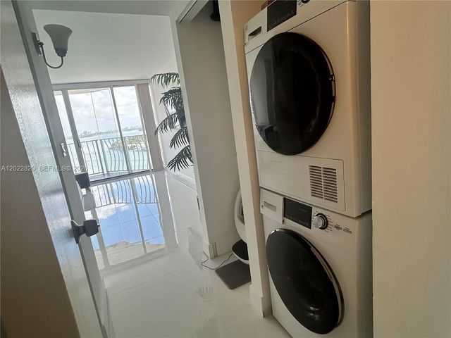 7601 E Treasure Dr 2012, North Bay Village, FL 33141