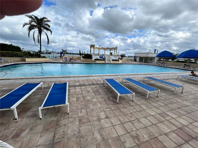7601 E Treasure Dr 2012, North Bay Village, FL 33141
