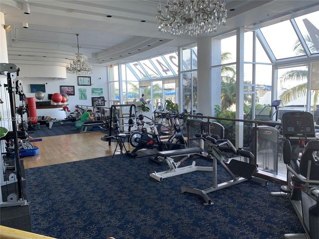 7601 E Treasure Dr 2012, North Bay Village, FL 33141
