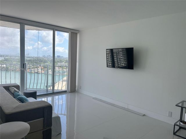 7601 E Treasure Dr 2012, North Bay Village, FL 33141