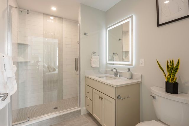 61 County St 110, Dover, MA 02030