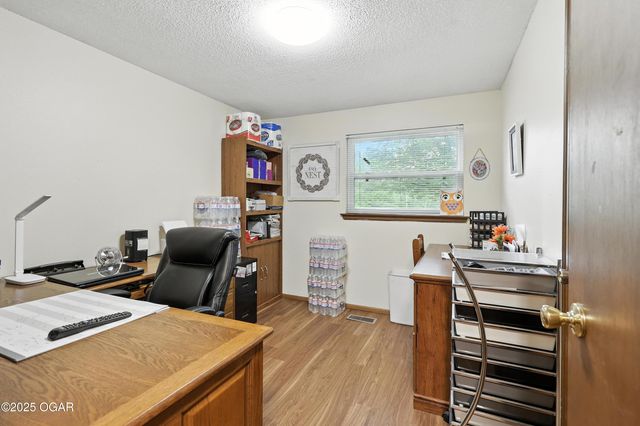 2015 W Zora St, Joplin, MO 64801