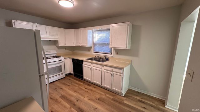 727 W Garfield Avenue, Elkhart, IN 46516