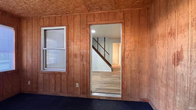 727 W Garfield Avenue, Elkhart, IN 46516