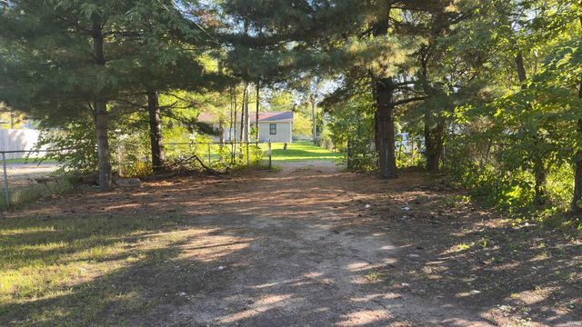 727 W Garfield Avenue, Elkhart, IN 46516