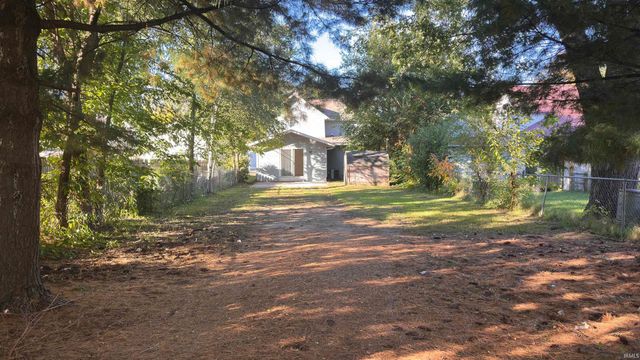 727 W Garfield Avenue, Elkhart, IN 46516