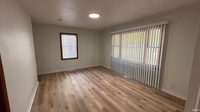 727 W Garfield Avenue, Elkhart, IN 46516