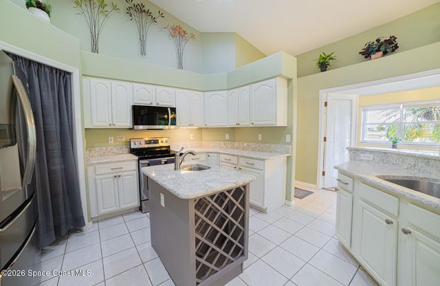 211 Lake Shore Drive, Merritt Island, FL 32953