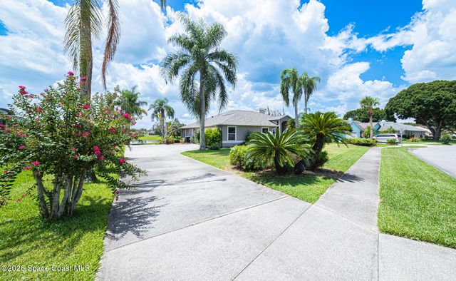 211 Lake Shore Drive, Merritt Island, FL 32953